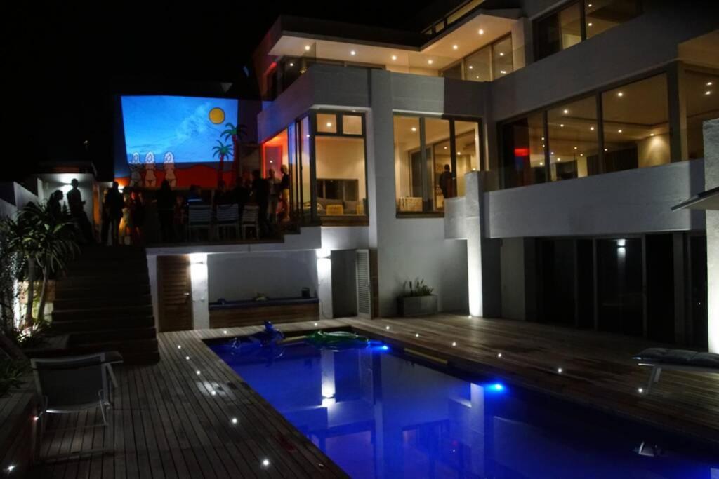 The Baules Camps Bay, Spectacular Luxury Cape Town